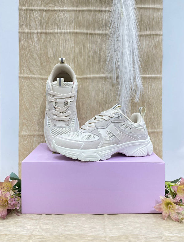 Tenis lark