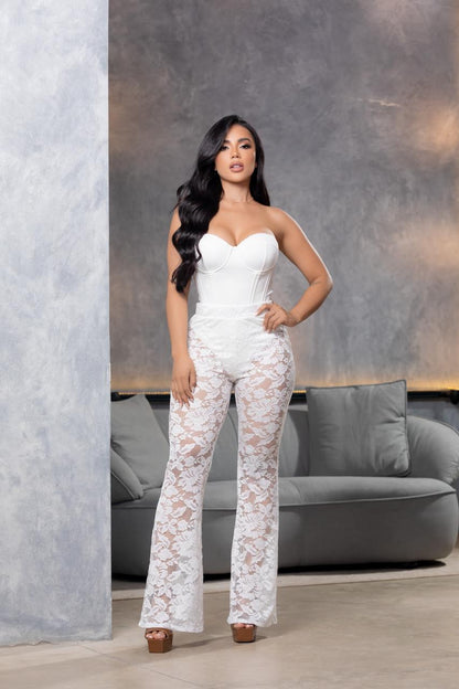 Pantalón rosa de encaje